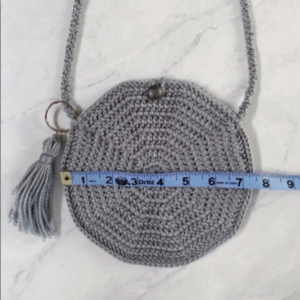 Cute Crocheted Small Silver Circle Crossbody Purse!✨ - Picture 7 of 8
